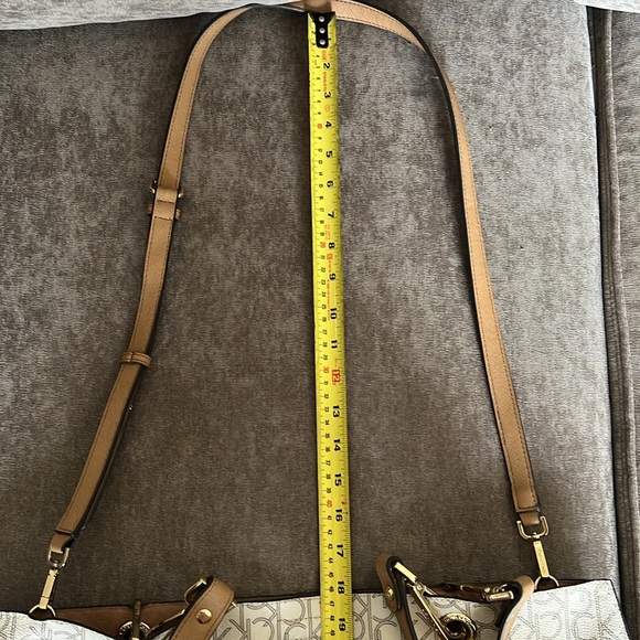 Calvin Klein Saffiano leather bag - Picture 7 of 7